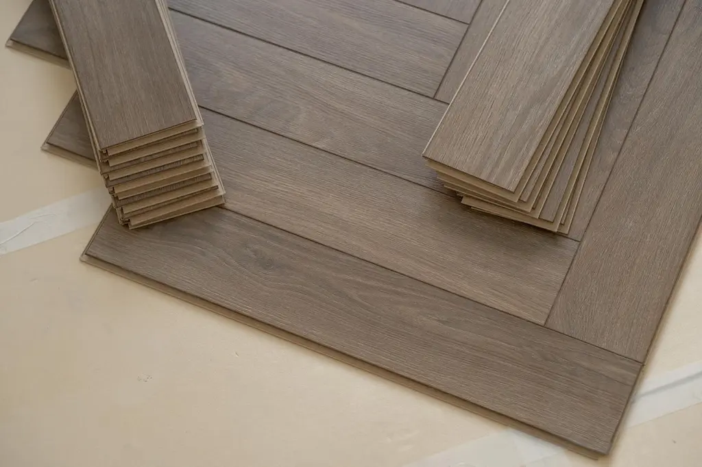 พื้นไม้เทียมคือ